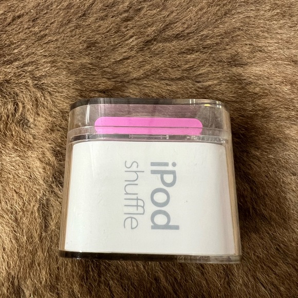 Y2K Apple IPod Shuffle 2gb NWT - Picture 3 of 9